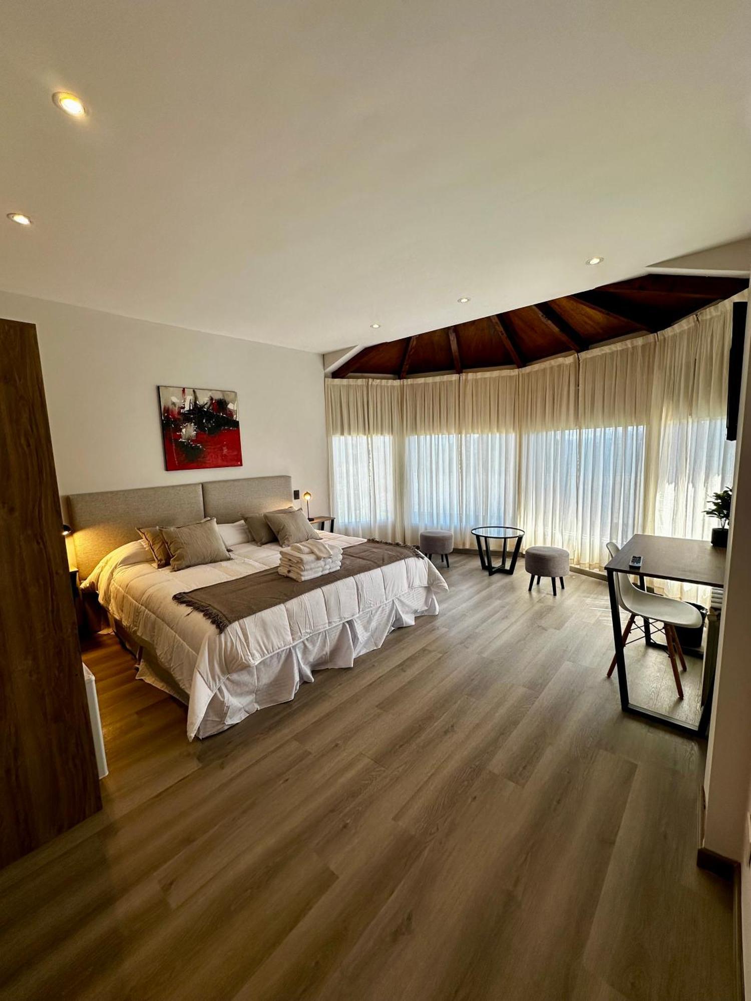 Nbh Lacus Boutique Hotel San Carlos de Bariloche Eksteriør billede