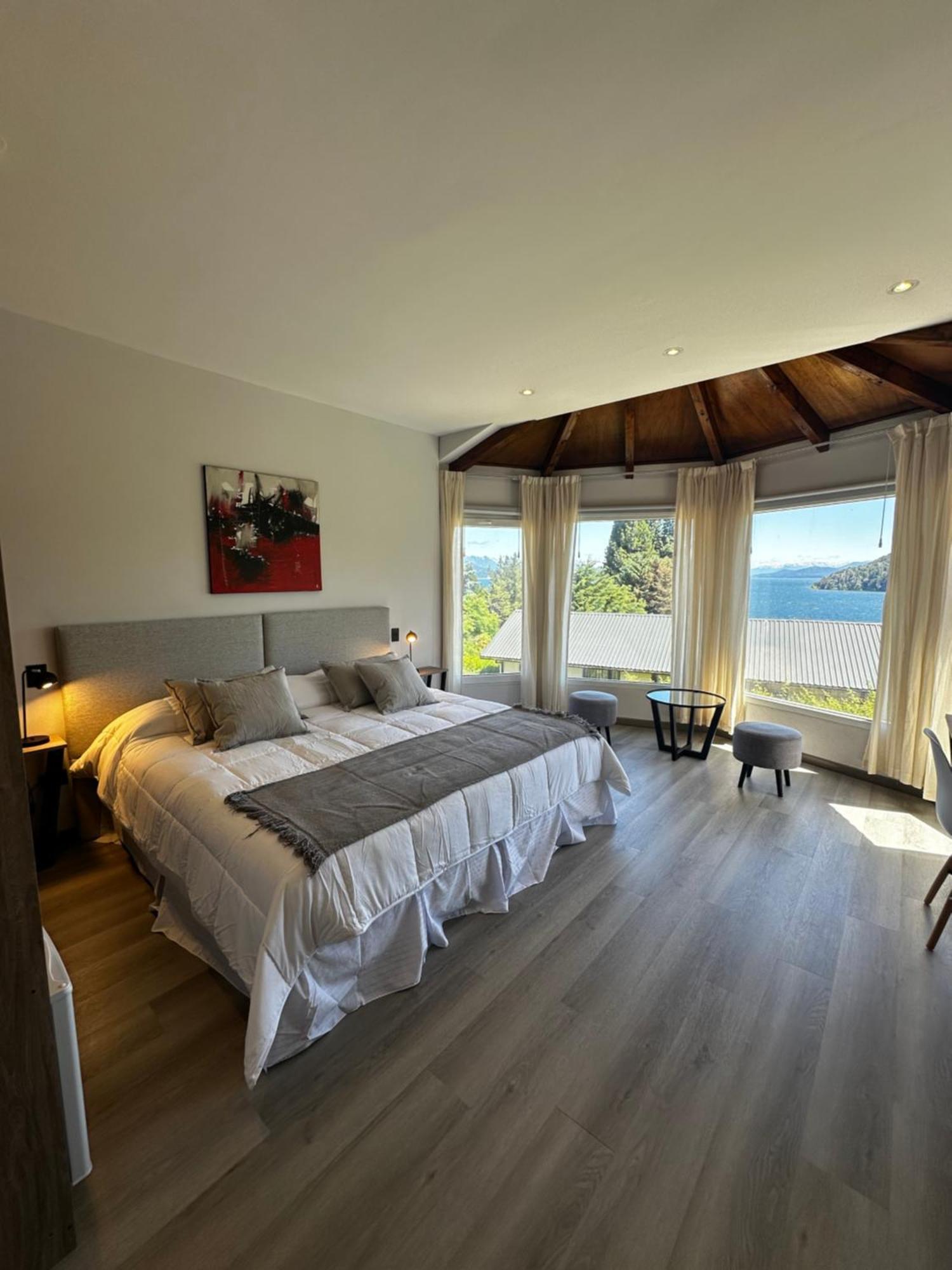 Nbh Lacus Boutique Hotel San Carlos de Bariloche Eksteriør billede