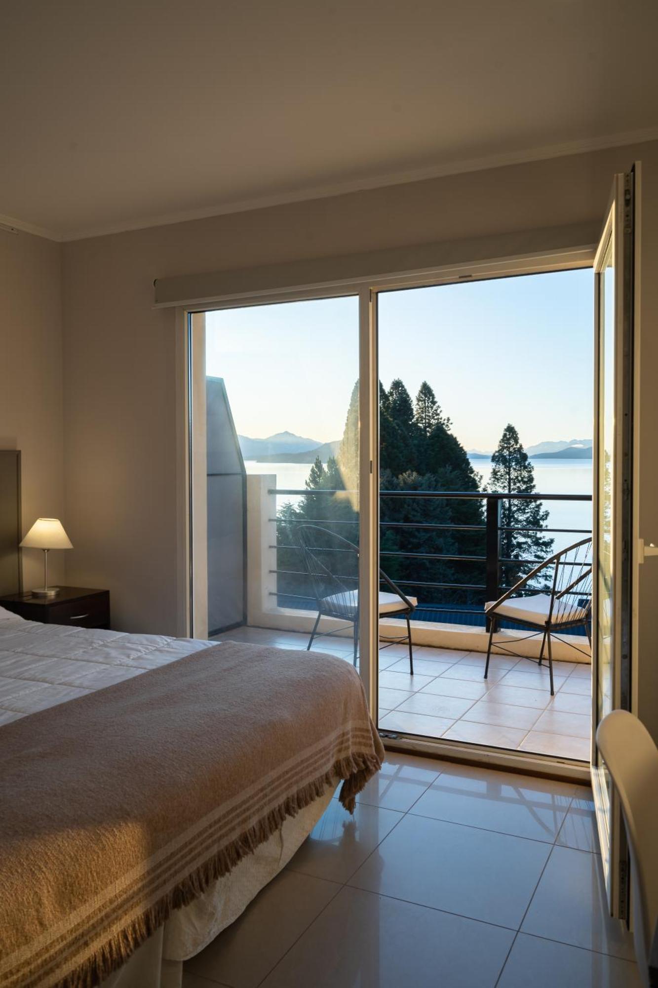 Nbh Lacus Boutique Hotel San Carlos de Bariloche Eksteriør billede